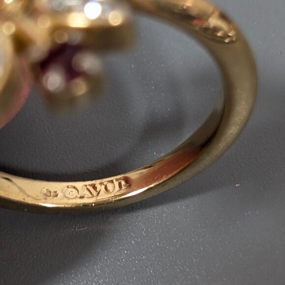 Vintage Avon Spray Ring Gold Tone Faux Ruby Birthstone Size 7.75 - Picture 4 of 5